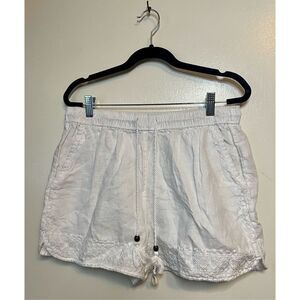 Rachel Zoe white 100% linen embroidered shorts size L